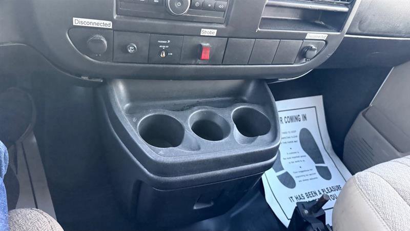 Used 2011 Chevrolet Express 2500 RWD image 18