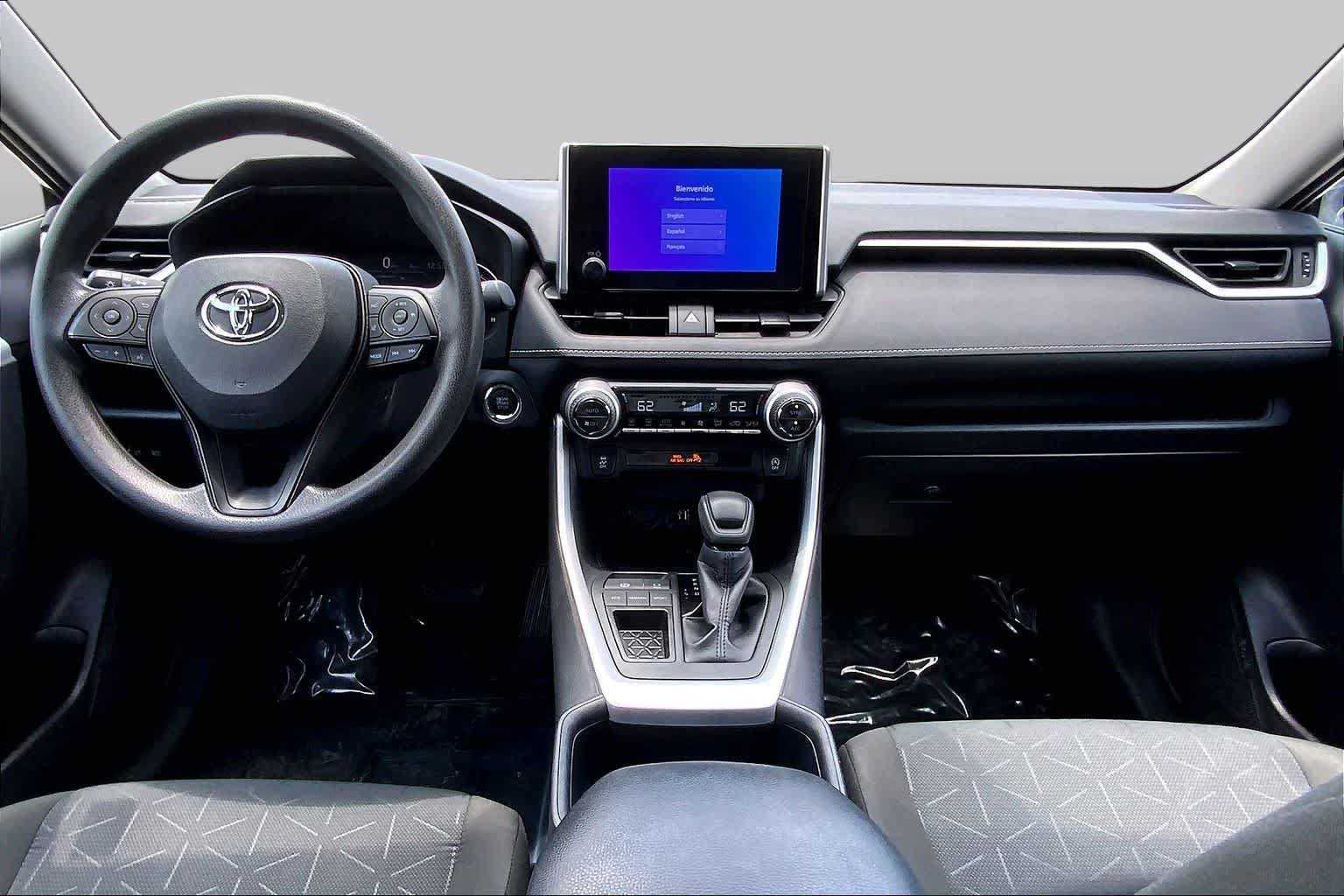 Used 2025 Toyota RAV4 XLE FWD image 15