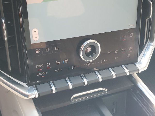 Used 2024 GMC Acadia Denali FWD image 17