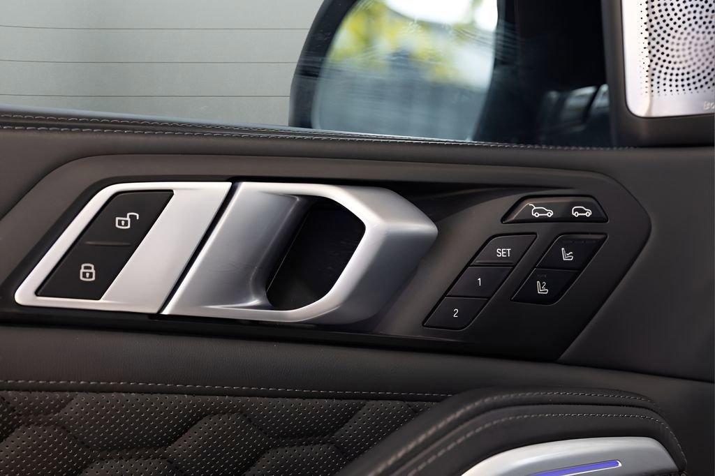Used 2021 BMW X6 M w/ Competition Package image 36