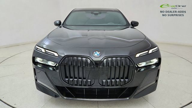 Used 2023 BMW 740i w/ Parking Assistance Package RWD image 13