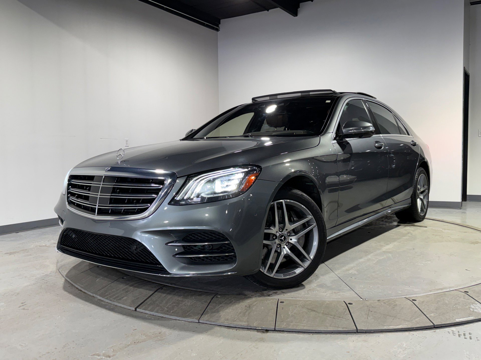 Used 2018 Mercedes-Benz S 450 S 450 4MATIC w/ AMG Line Exterior image 2