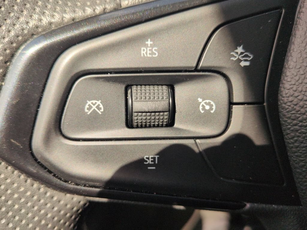 Used 2025 Chevrolet Trax LS FWD image 20