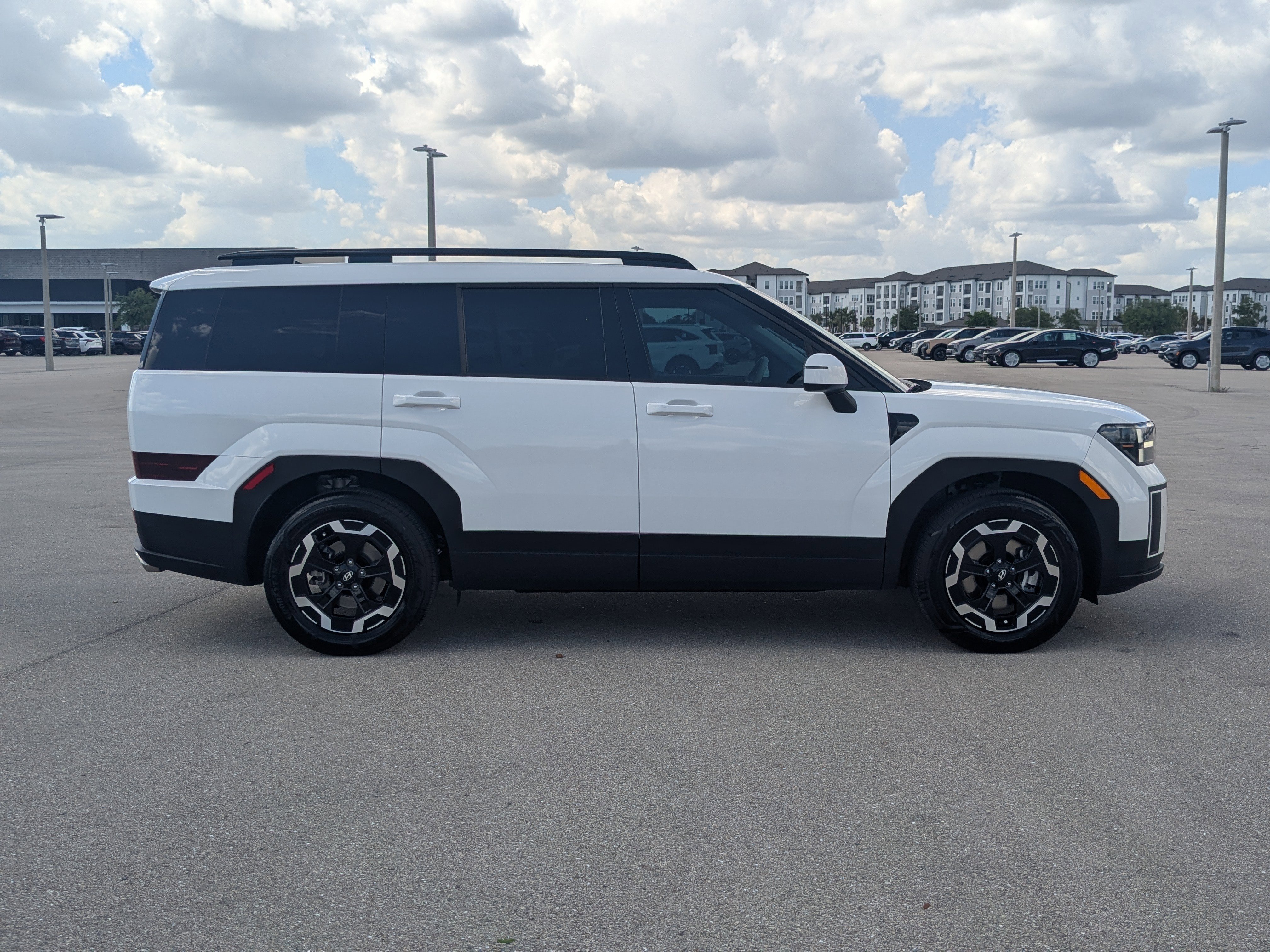 Used 2024 Hyundai Santa Fe SEL image 4