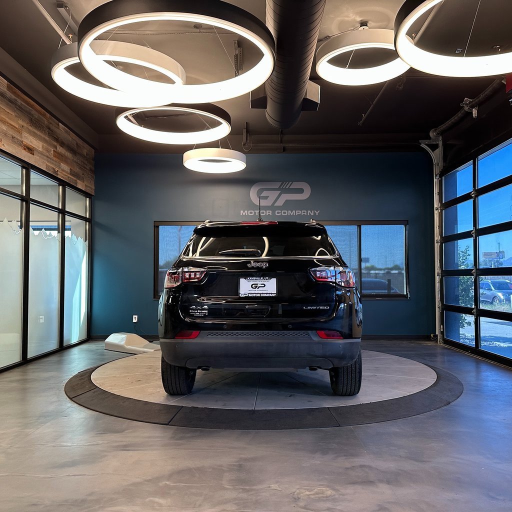 Used 2025 Jeep Compass Limited image 4