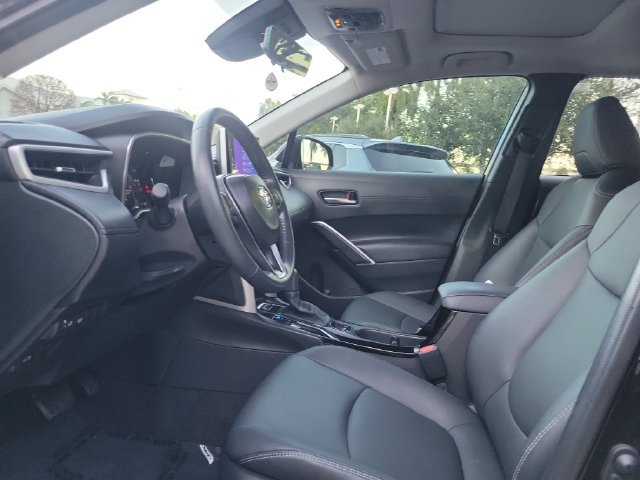 Used 2025 Toyota Corolla Cross XLE w/ Convenience Package FWD image 11