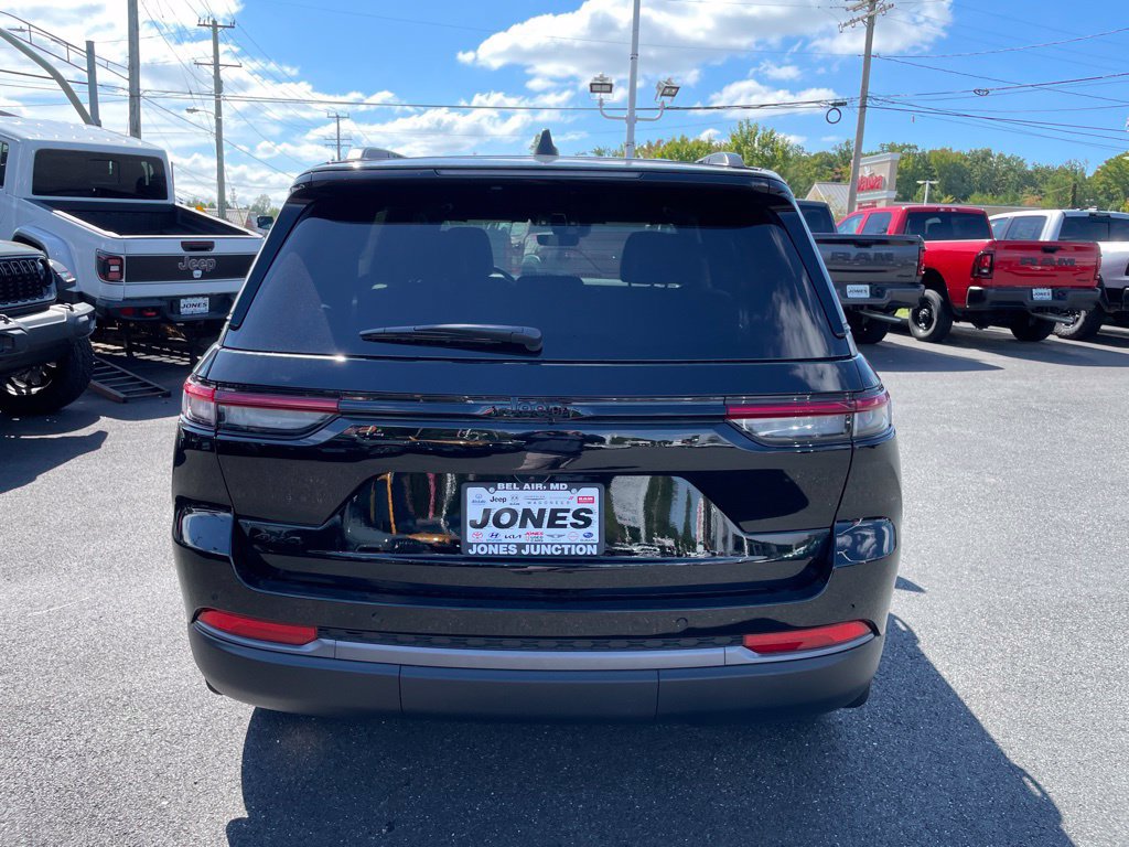 New 2027 Jeep Grand Cherokee Altitude AWD/4WD image 6