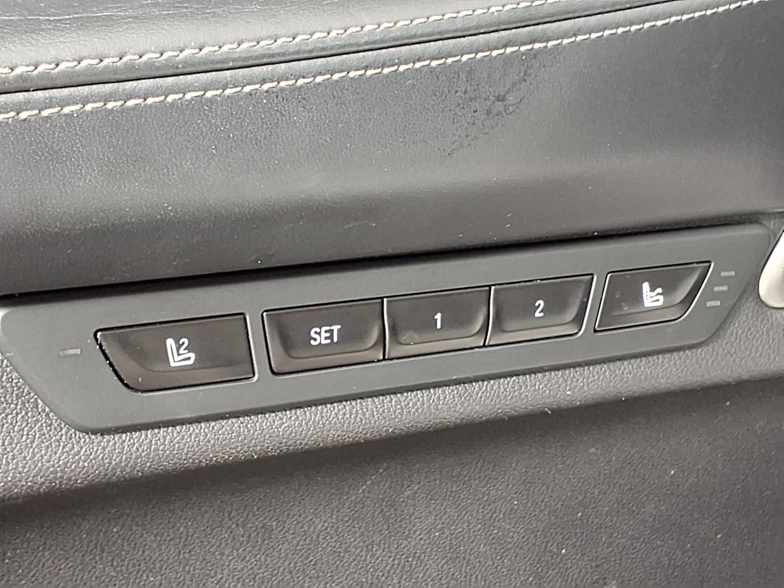 Used 2022 BMW 740i w/ Premium Package RWD image 24