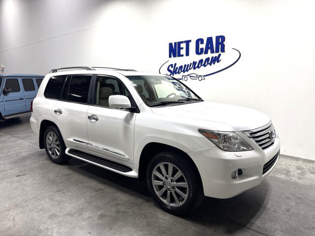 Used 2011 Lexus LX 570 4WD w/ Luxury Pkg image 4