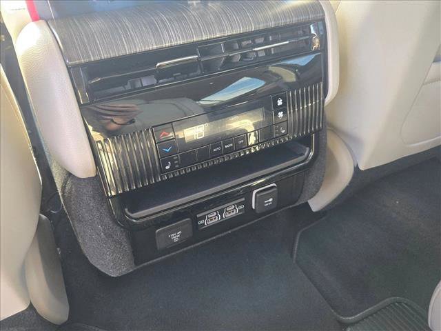 Used 2024 Jeep Wagoneer L Series III w/ Flexible Seating Group AWD/4WD image 17
