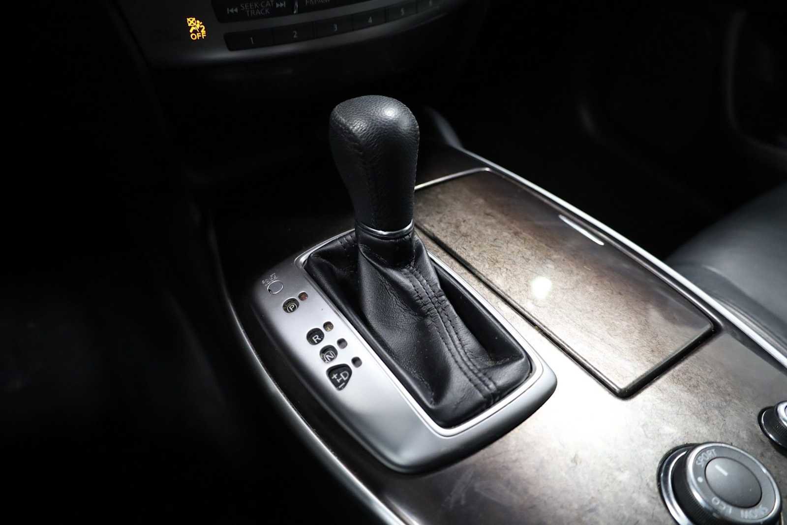 Used 2013 INFINITI JX35 AWD w/ Premium Pkg image 26