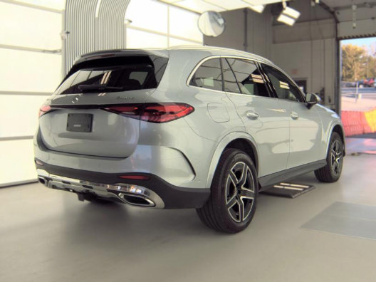 Used 2023 Mercedes-Benz GLC 300 4MATIC w/ AMG Line image 2