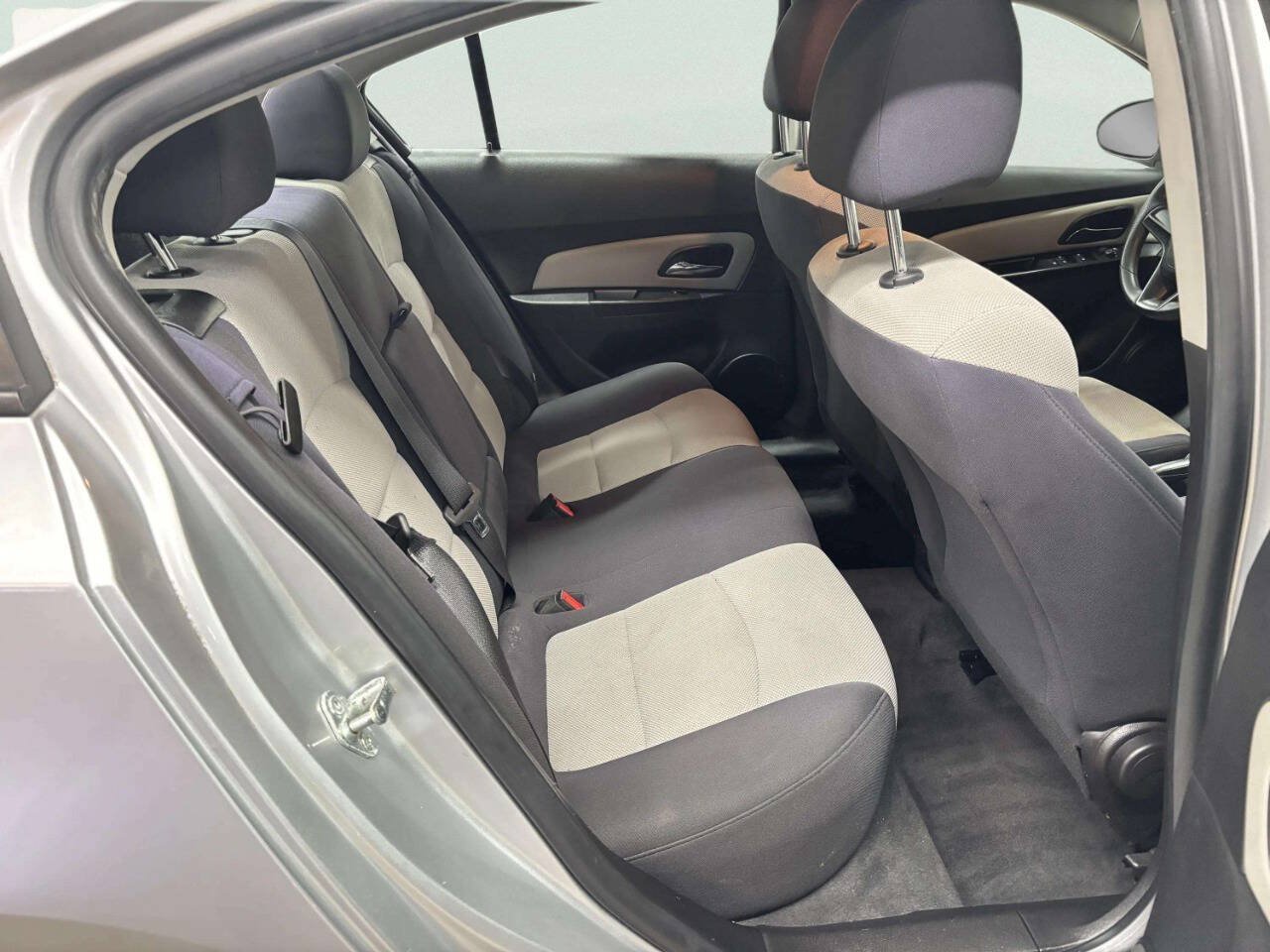 Used 2014 Chevrolet Cruze LS FWD image 19