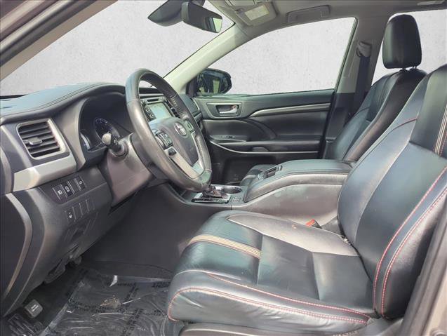 Certified 2019 Toyota Highlander SE FWD image 13