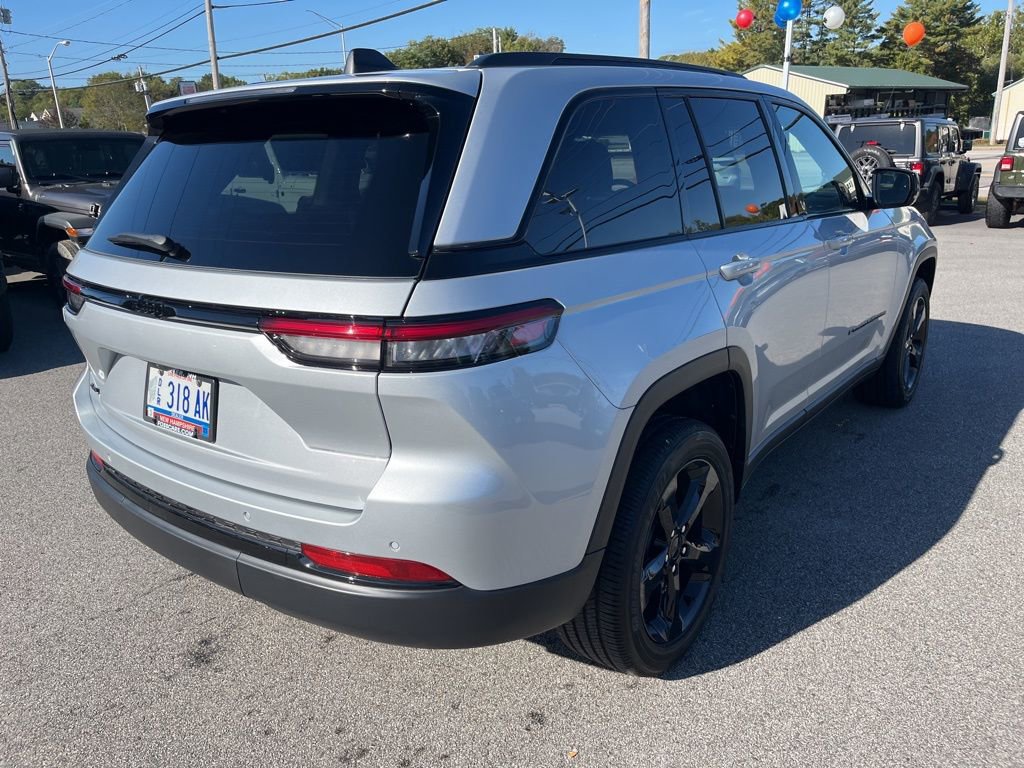 New 2025 Jeep Grand Cherokee Altitude image 7