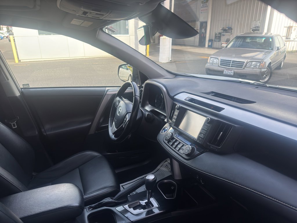 Used 2016 Toyota RAV4 Limited w/ Advanced Technology Package image 18