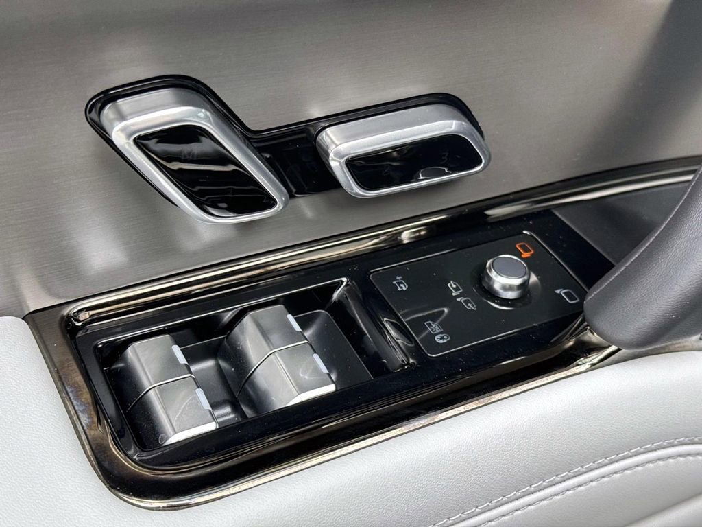 New 2026 Land Rover Range Rover Sport SE image 16