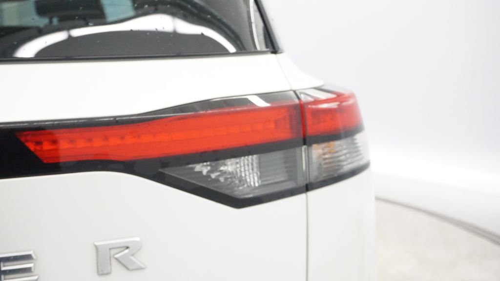 Used 2023 Nissan Pathfinder SL image 20