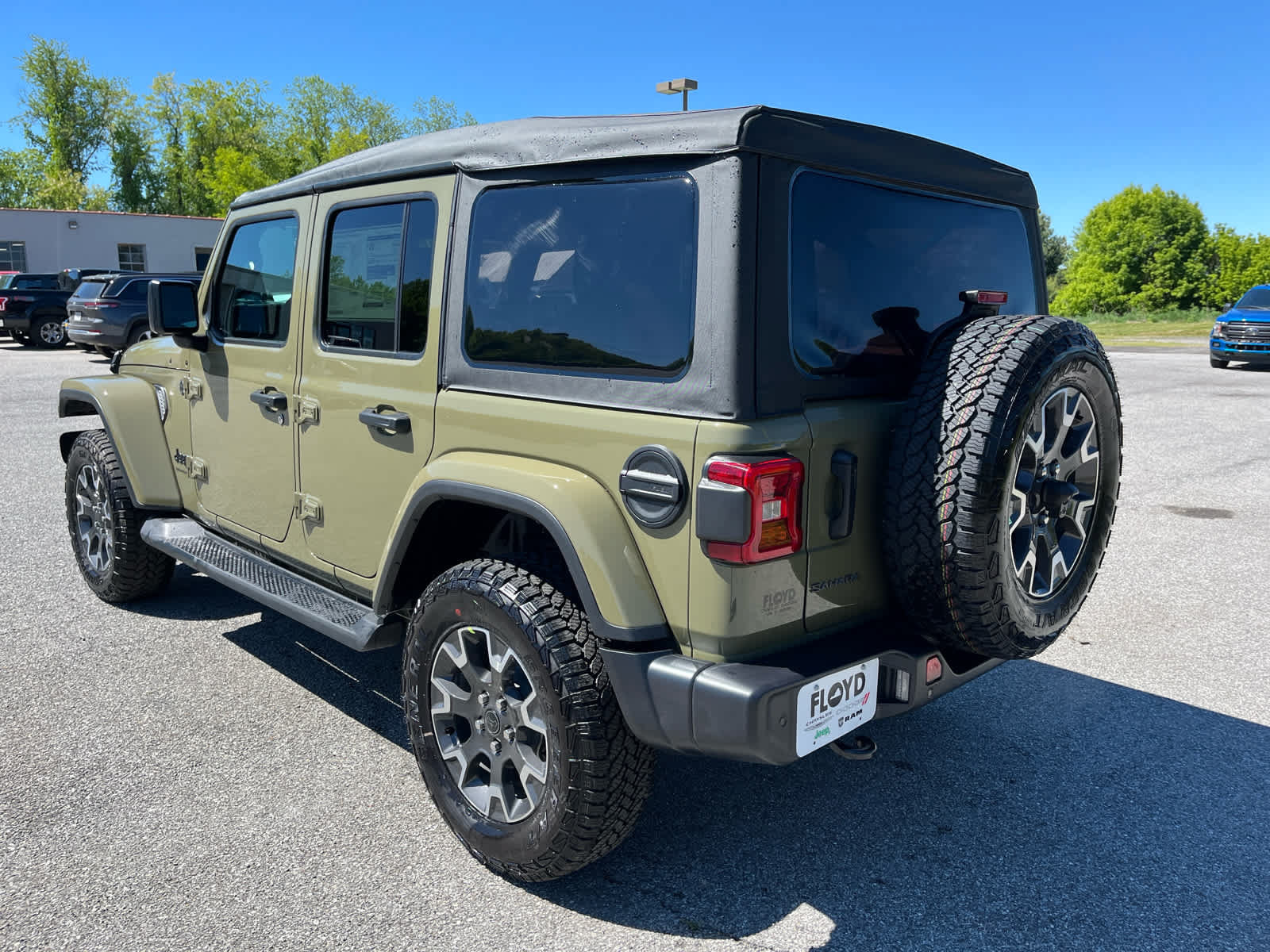 New 2026 Jeep Wrangler Unlimited Sahara AWD/4WD image 5