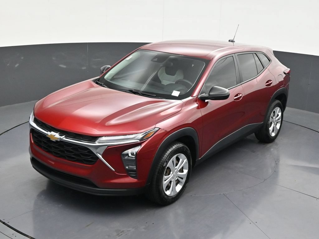 Used 2024 Chevrolet Trax LS FWD image 16