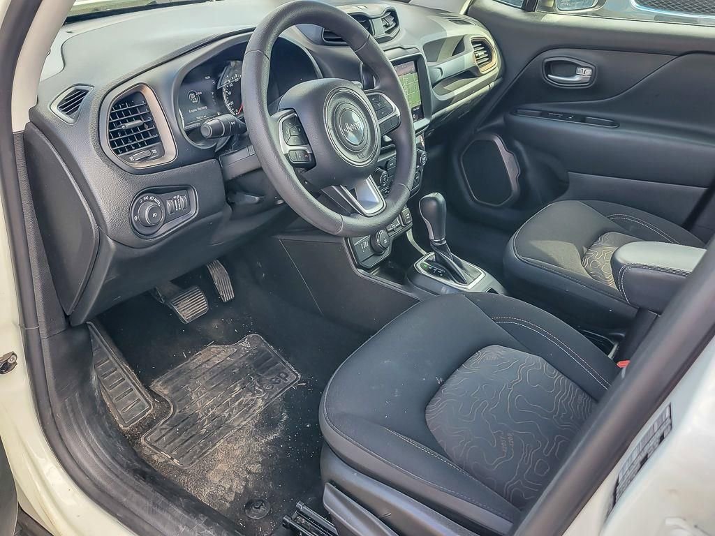 Used 2023 Jeep Renegade Latitude image 10