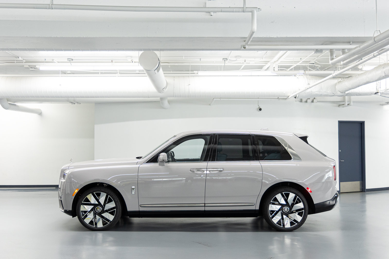 New 2027 Rolls-Royce Cullinan AWD/4WD image 4