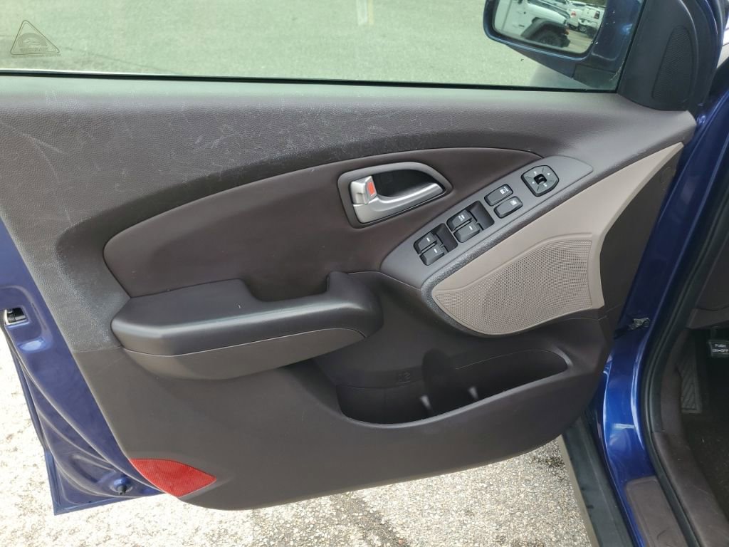 Used 2012 Hyundai Tucson GLS image 8