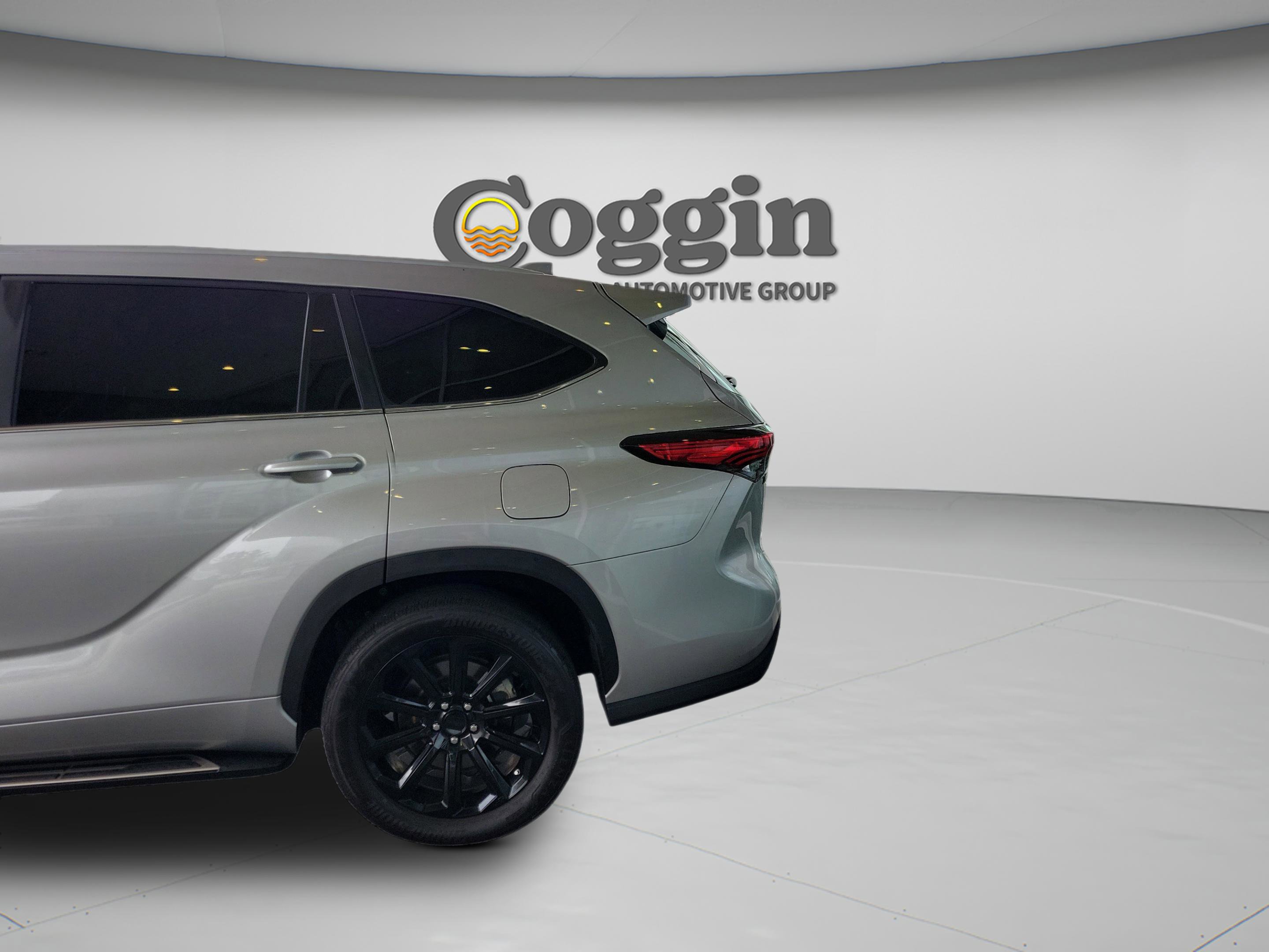 Used 2023 Toyota Highlander XLE image 30