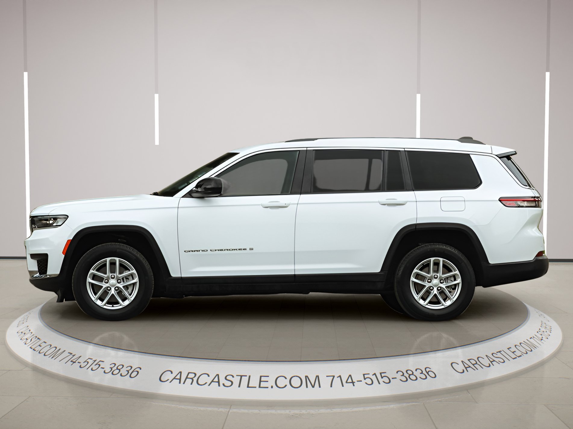 Used 2023 Jeep Grand Cherokee L Laredo AWD/4WD image 7