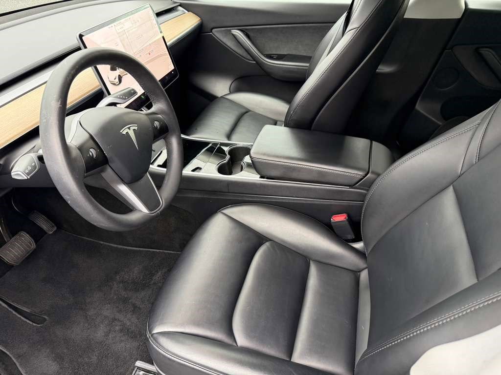 Used 2021 Tesla Model Y Long Range image 12