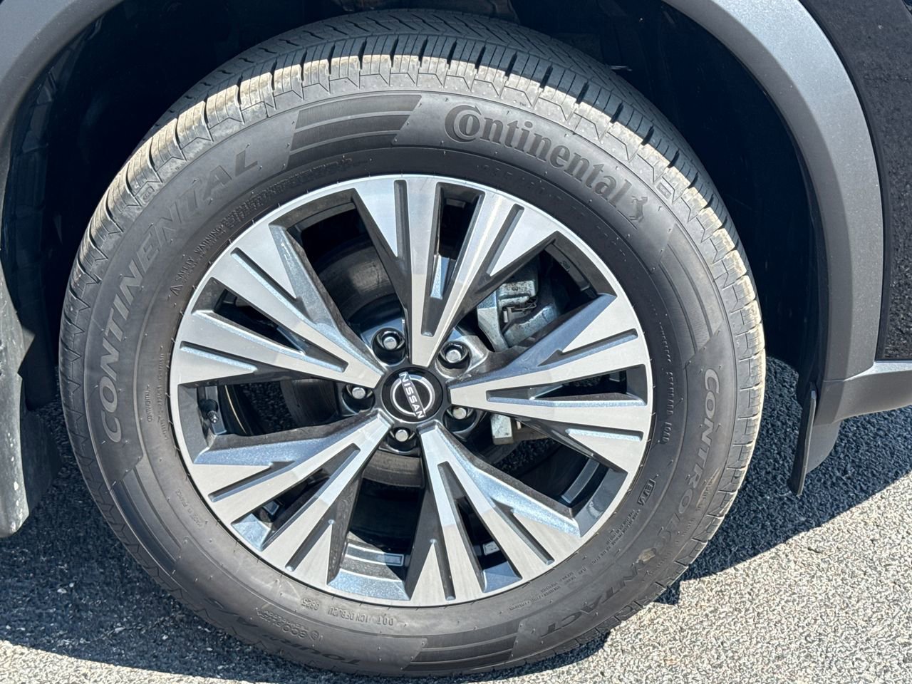 Used 2023 Nissan Rogue SV AWD/4WD image 9