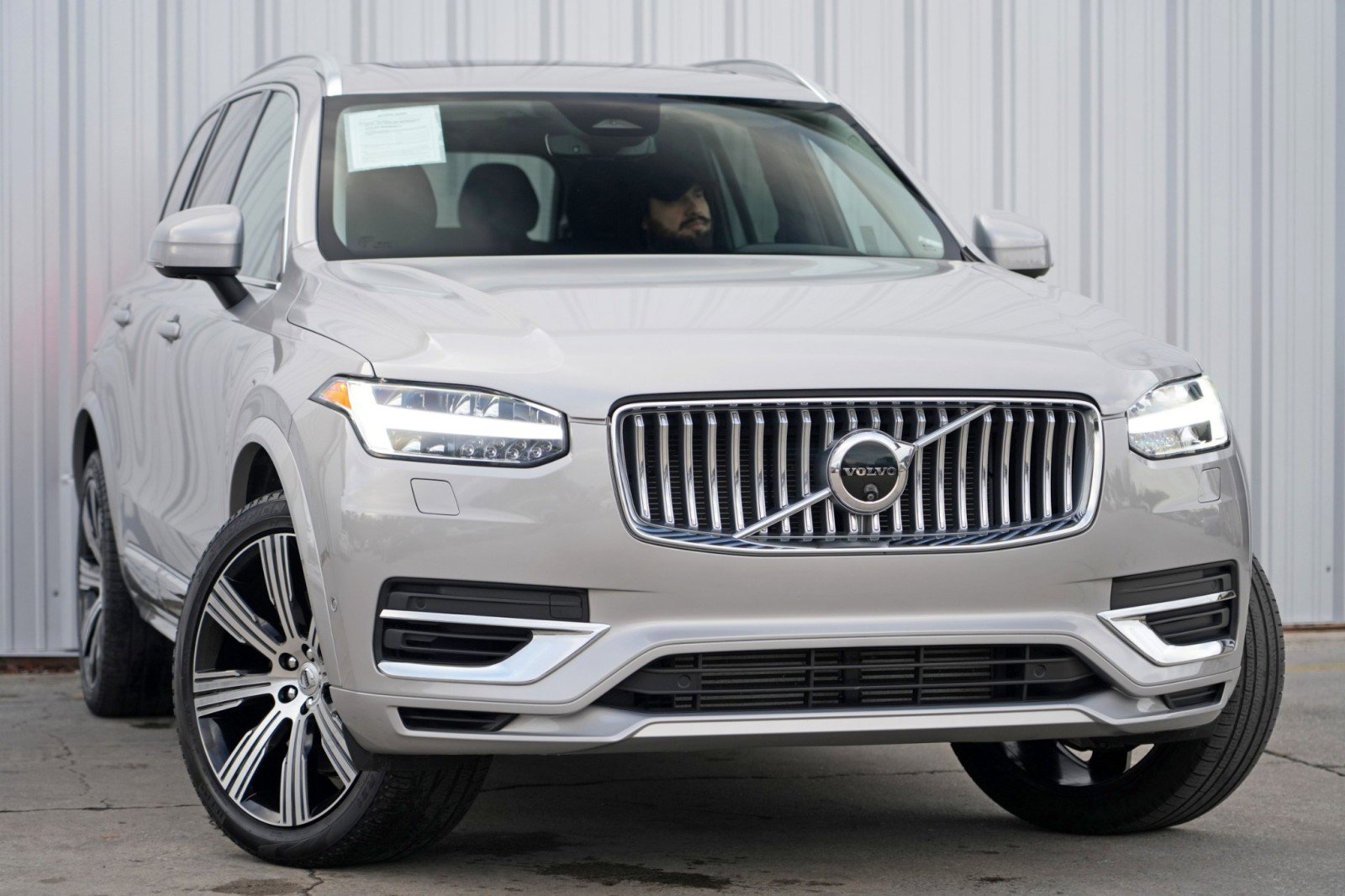 Used 2024 Volvo XC90 T8 Plus w/ Protection Package Premier image 4