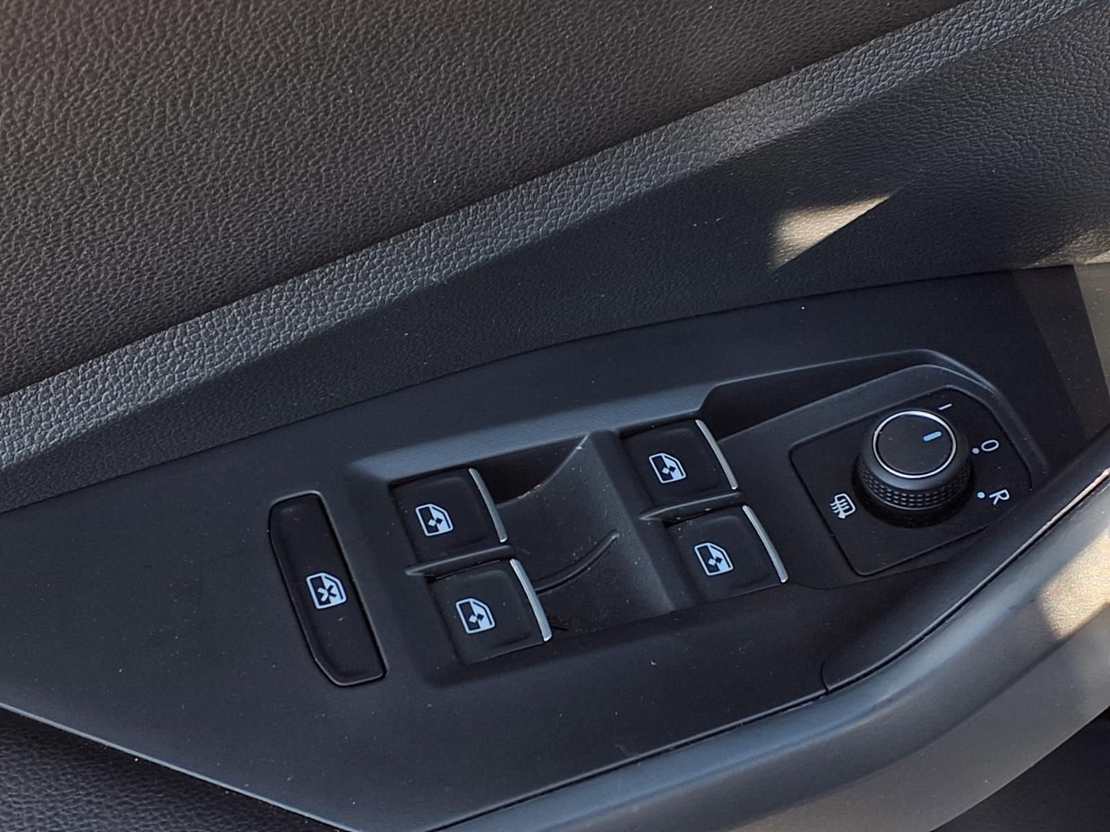 Certified 2025 Volkswagen Jetta Sport FWD image 19