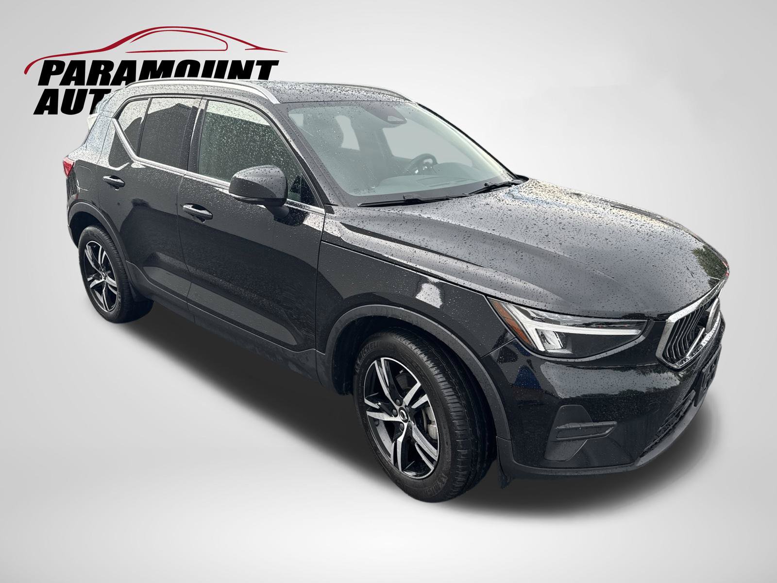 Used 2025 Volvo XC40 B5 Core AWD/4WD image 3