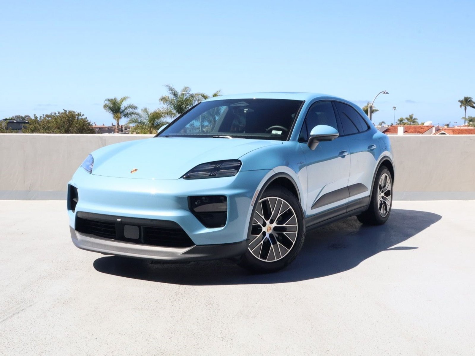 New 2026 Porsche Macan Electric RWD video 1