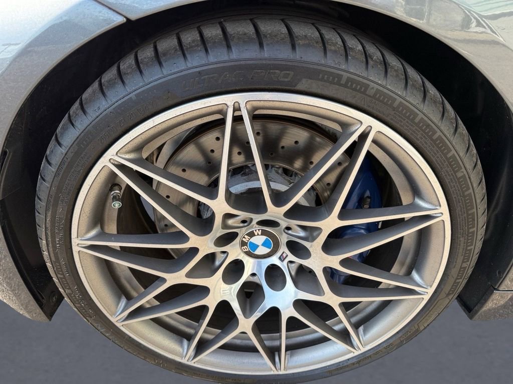 Used 2017 BMW M4 Convertible image 8