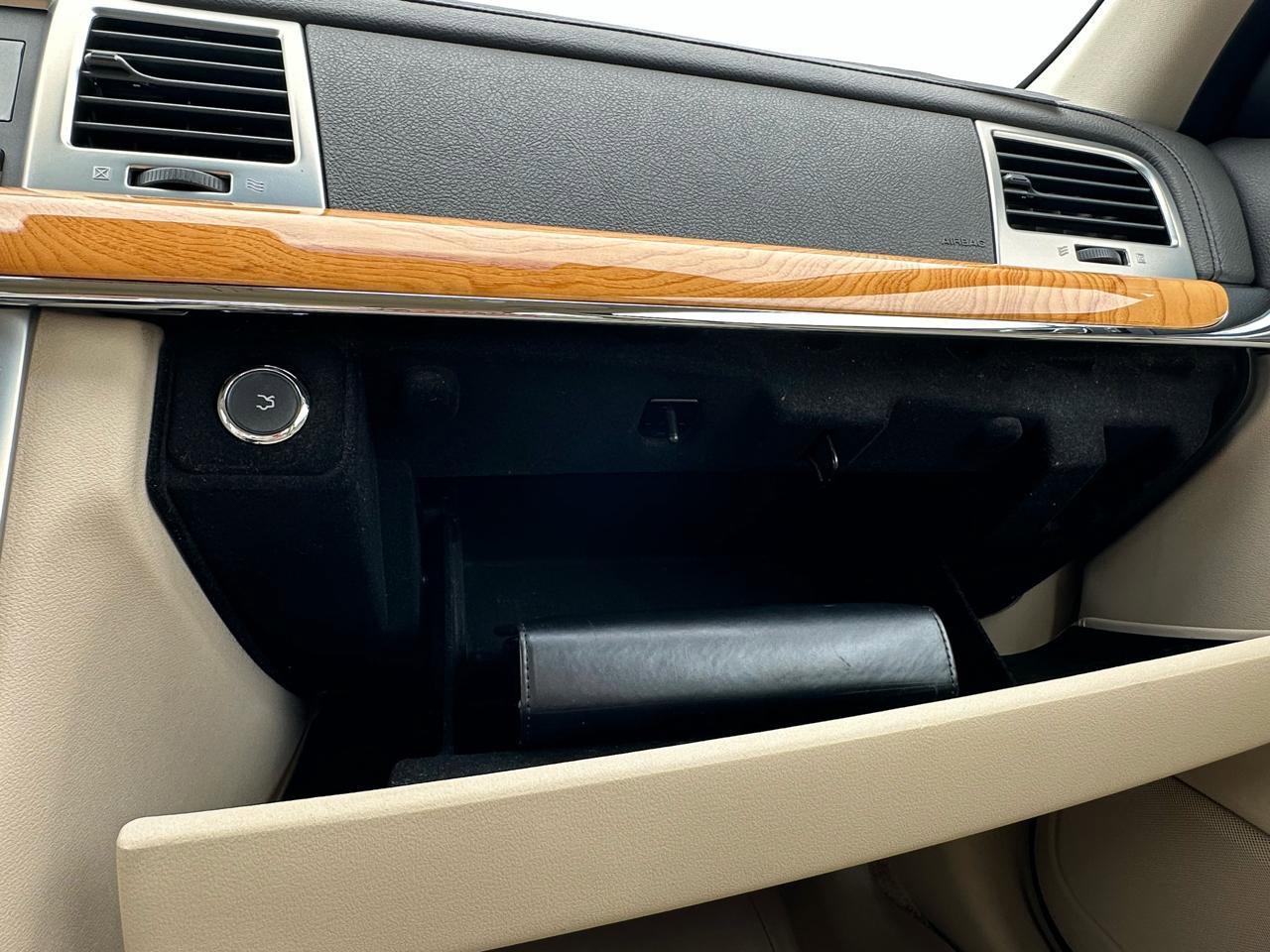 Used 2010 Lincoln MKS FWD image 33