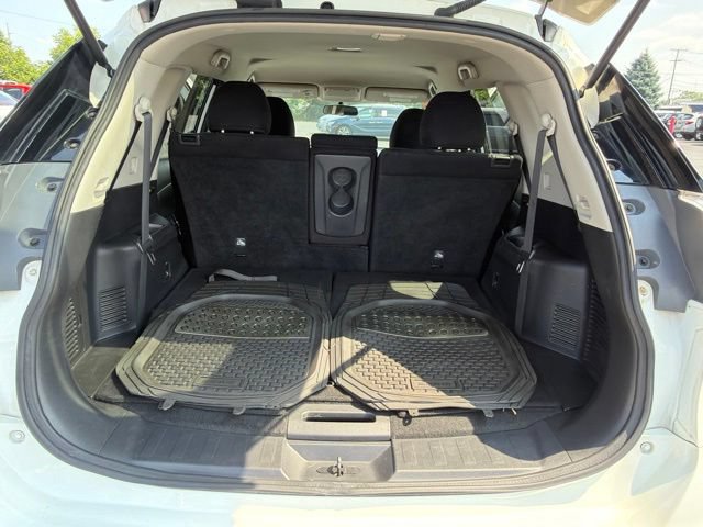 Used 2016 Nissan Rogue S w/ S Family Package FWD image 8