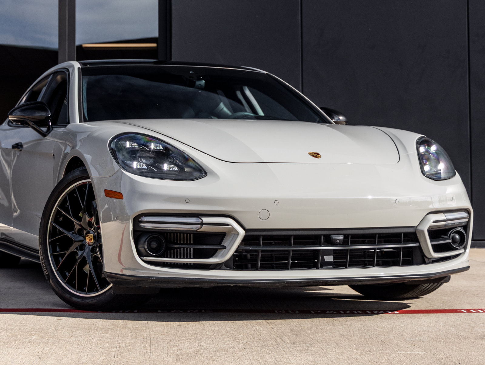 Certified 2022 Porsche Panamera GTS w/ Premium Package AWD/4WD image 9
