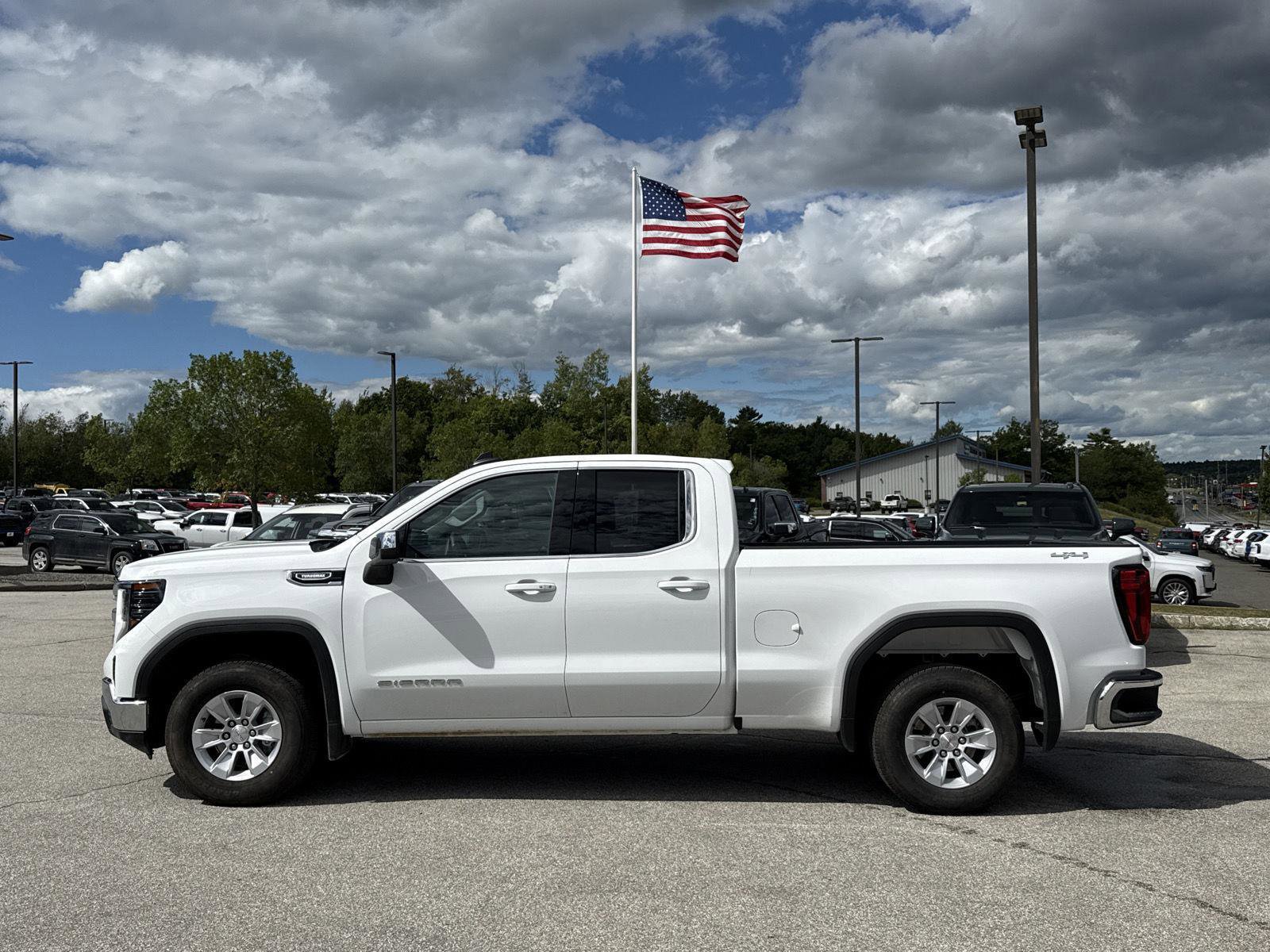 New 2025 GMC Sierra 1500 SLE image 8