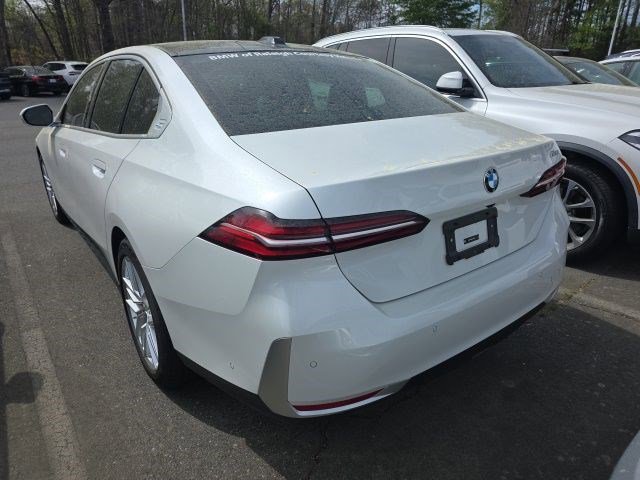 Certified 2025 BMW 530i w/ Premium Package image 10