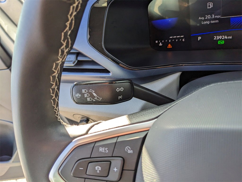 Certified 2023 Volkswagen Taos SE image 32