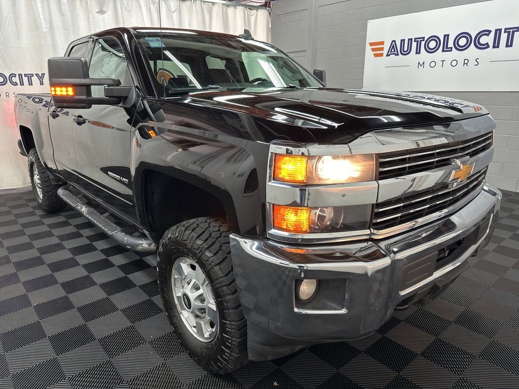 Used 2015 Chevrolet Silverado 2500 LT w/ LT Convenience Package image 2