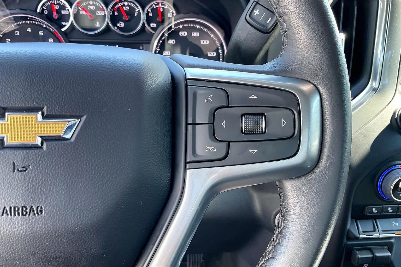 Used 2022 Chevrolet Silverado 1500 LTZ AWD/4WD image 19