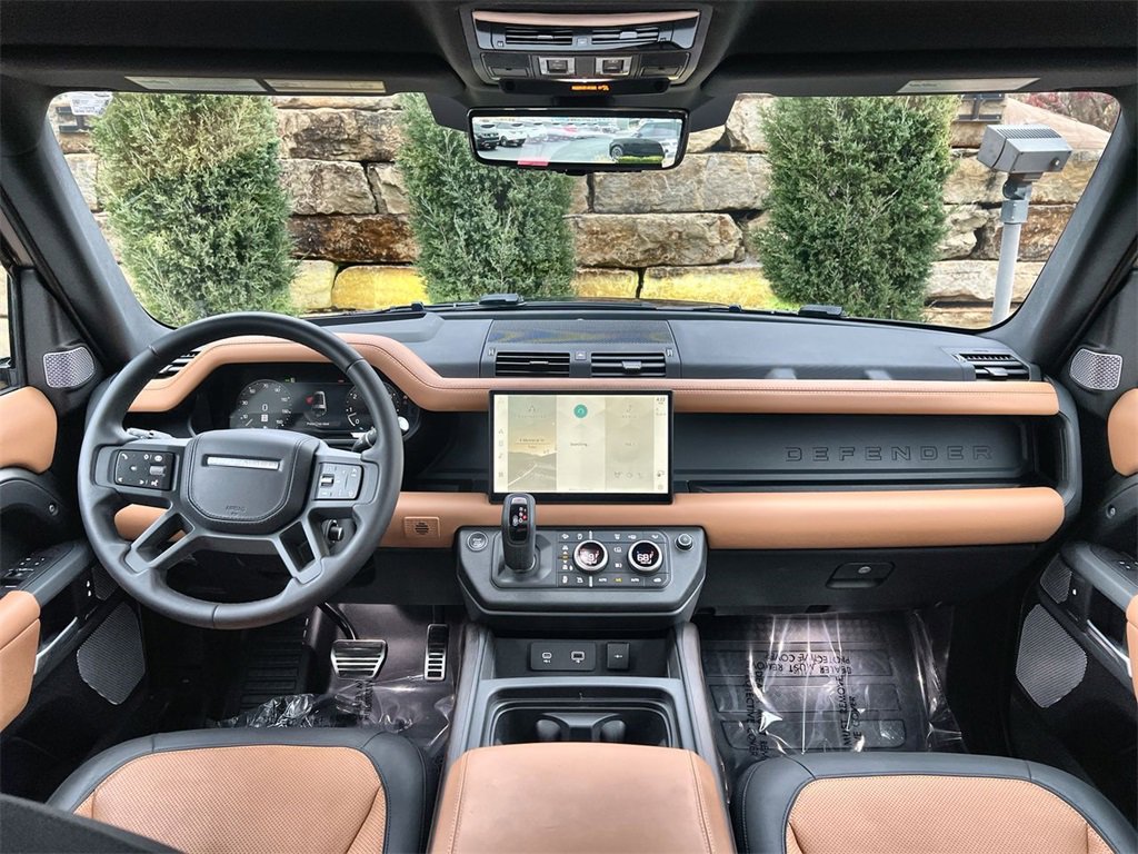 Used 2024 Land Rover Defender 130 X image 12