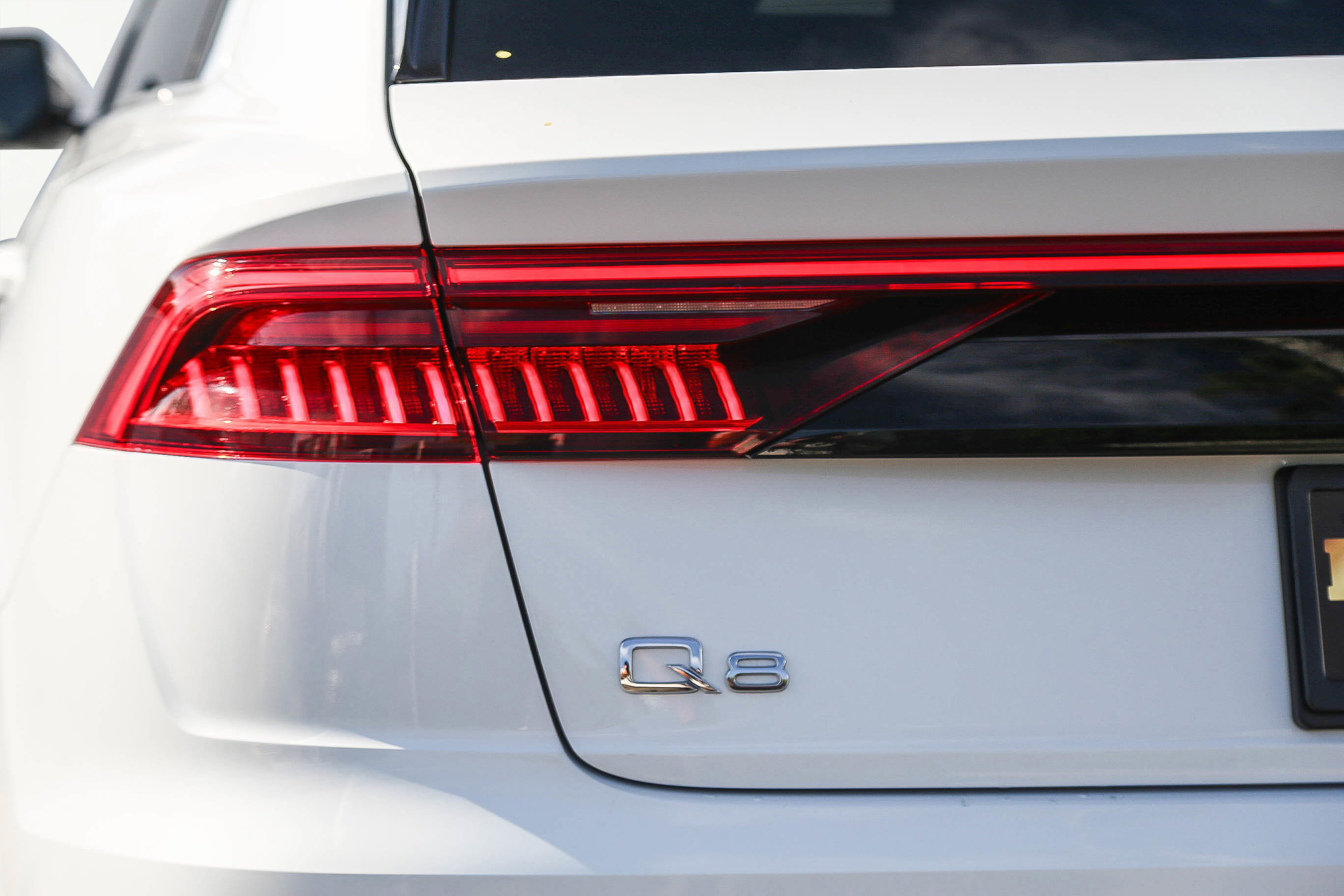 Used 2023 Audi Q8 Premium image 10