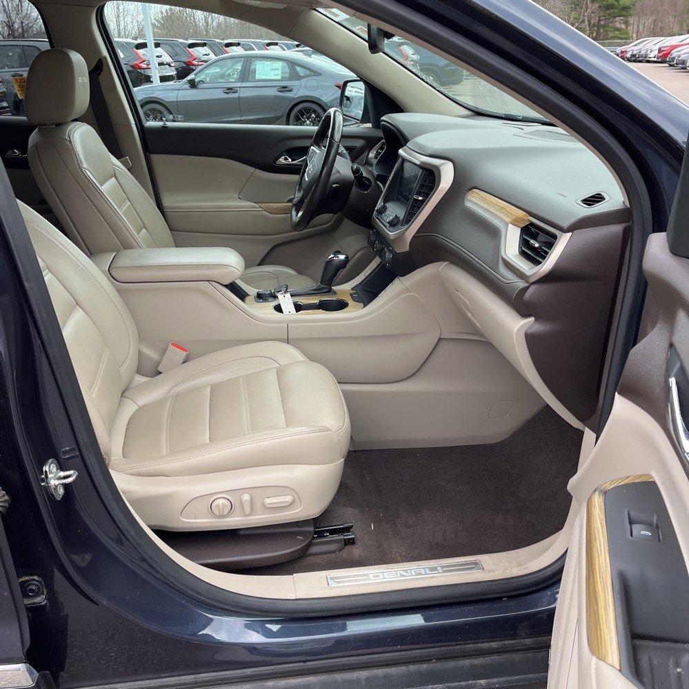 Used 2018 GMC Acadia Denali image 13