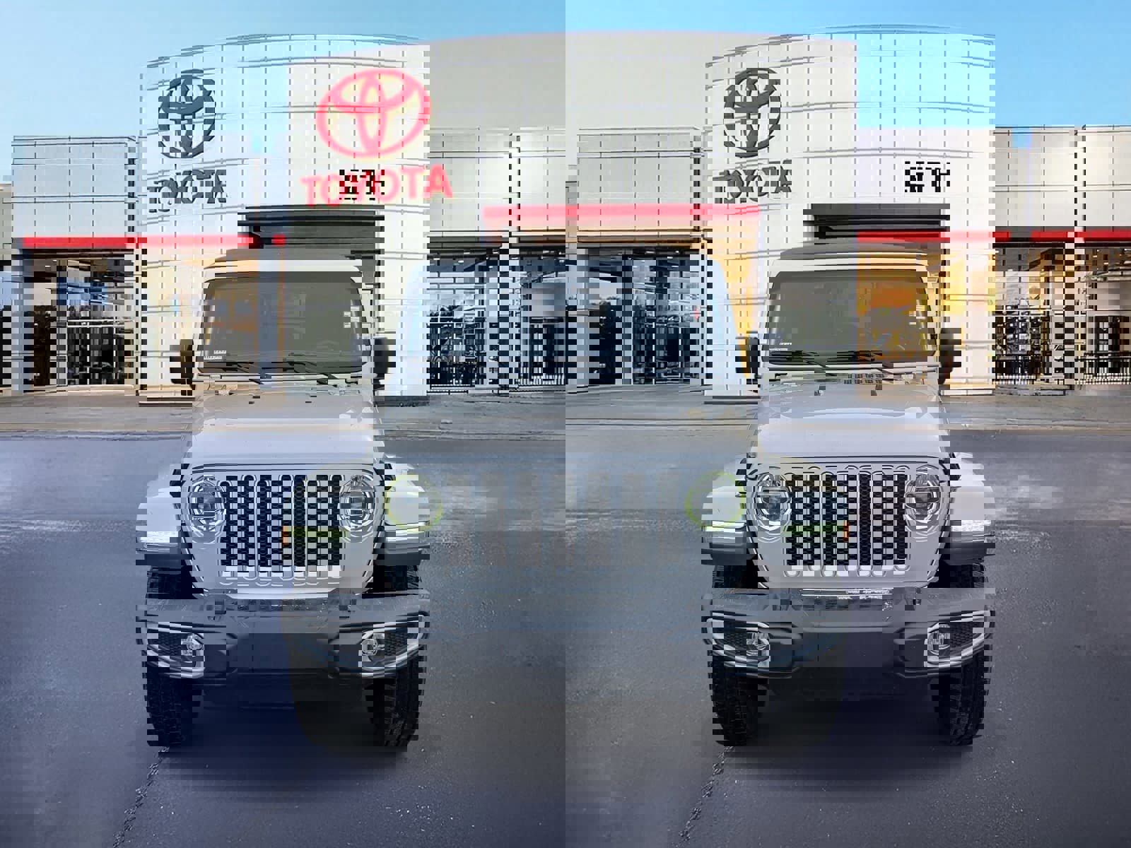 Used 2022 Jeep Wrangler Unlimited Sahara w/ LED Lighting Group image 2