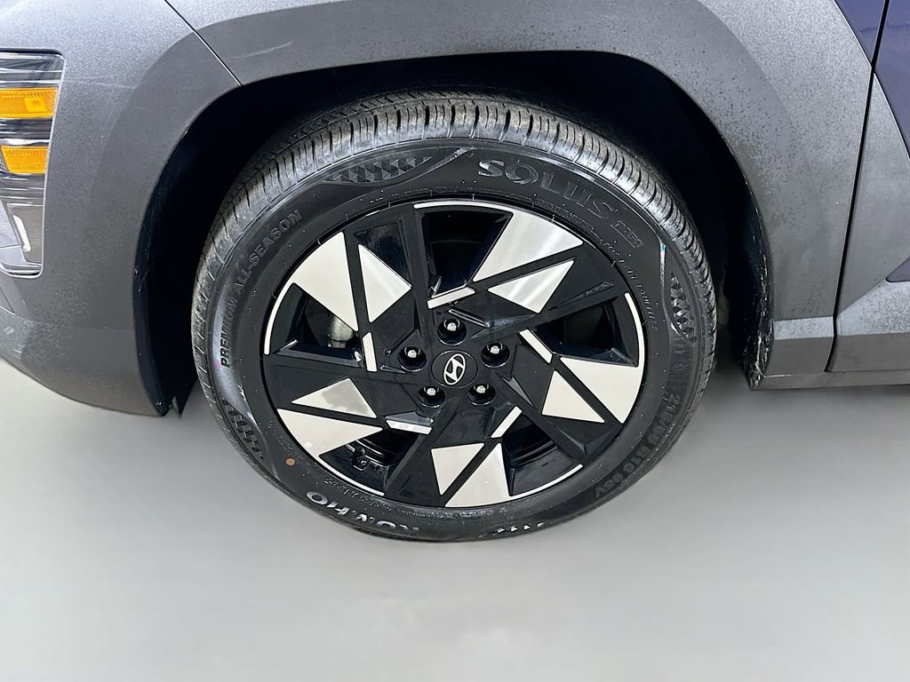Used 2025 Hyundai Kona SEL FWD image 8