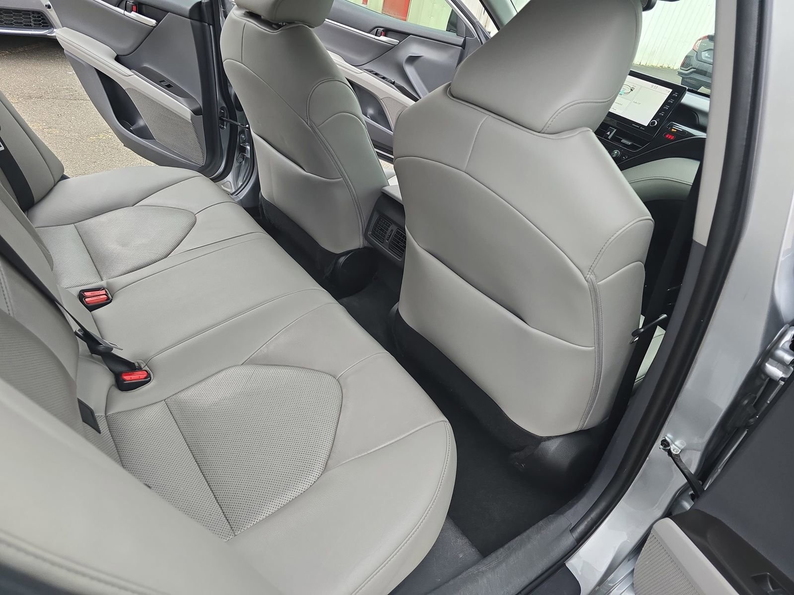 Used 2022 Toyota Camry XLE image 15